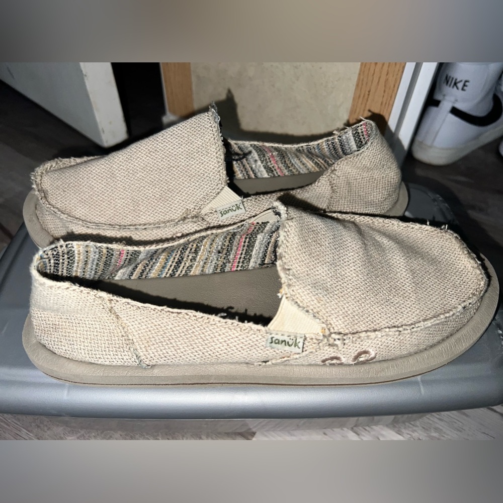 Sanuk Slip Ons